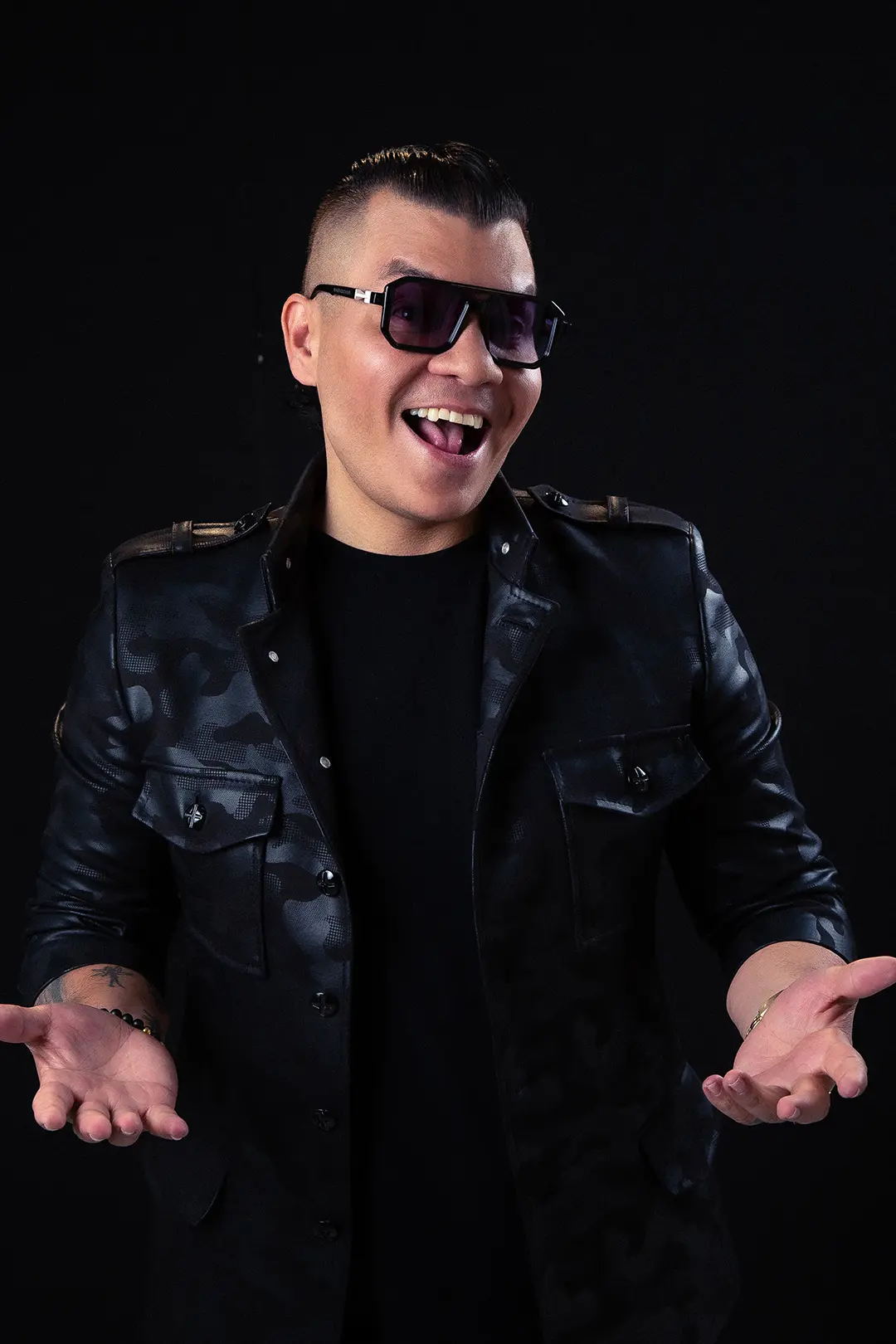 quien es álzate el cantante que la rompe en el popular con canciones de dario gomez y cherrito negro. foto: mi gente 3.0