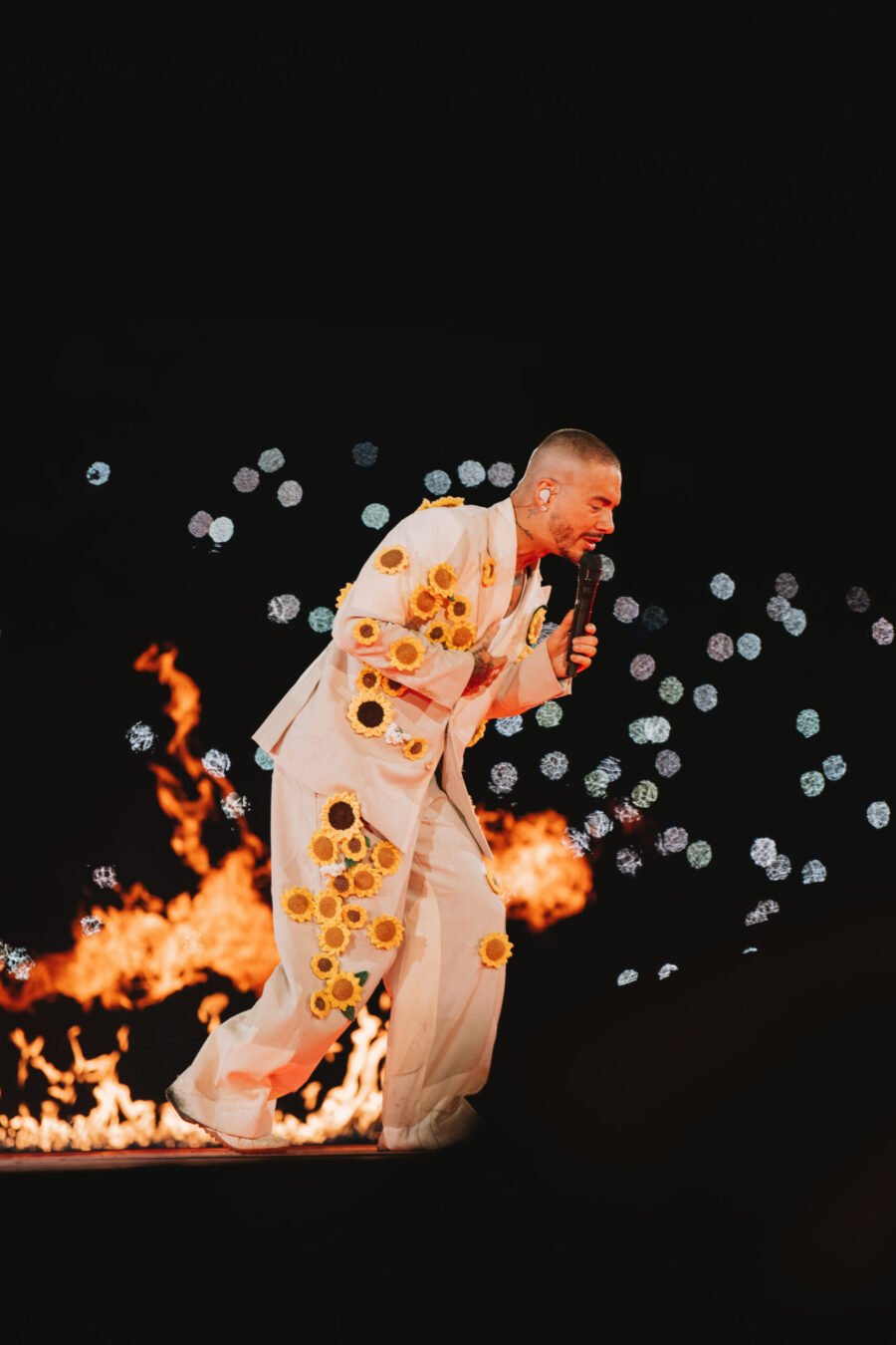 Ciudad Primavera florece en Colombia: J Balvin convierte su show en una gira de estadios