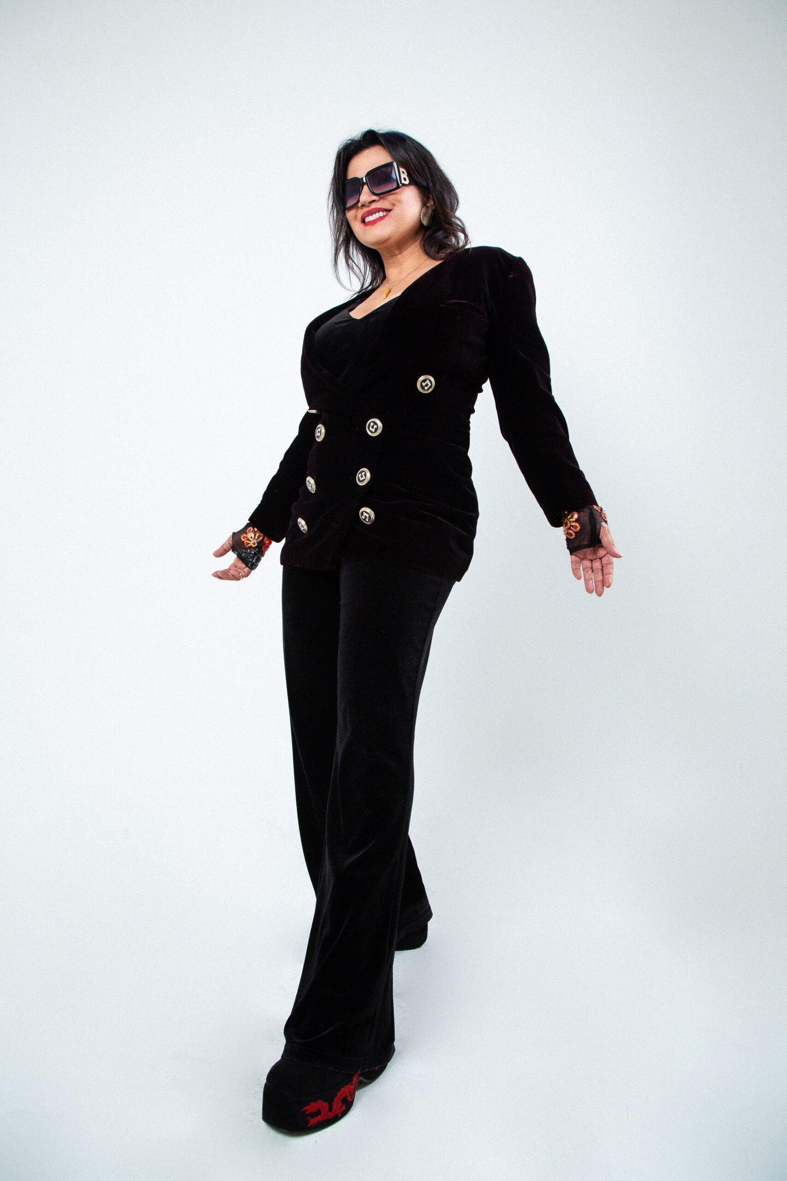 OLGA VALKIRIA: 'Yo pago la cuenta', la independencia femenina en la Música Popular OLGA VALKIRIA: 'Yo pago la cuenta', la independencia femenina en la Música Popular