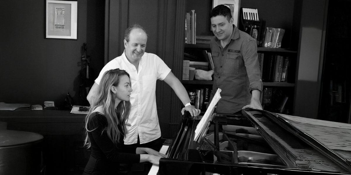 Julio Reyes Copello: el productor detrás de grandes éxitos convertidos en himnos