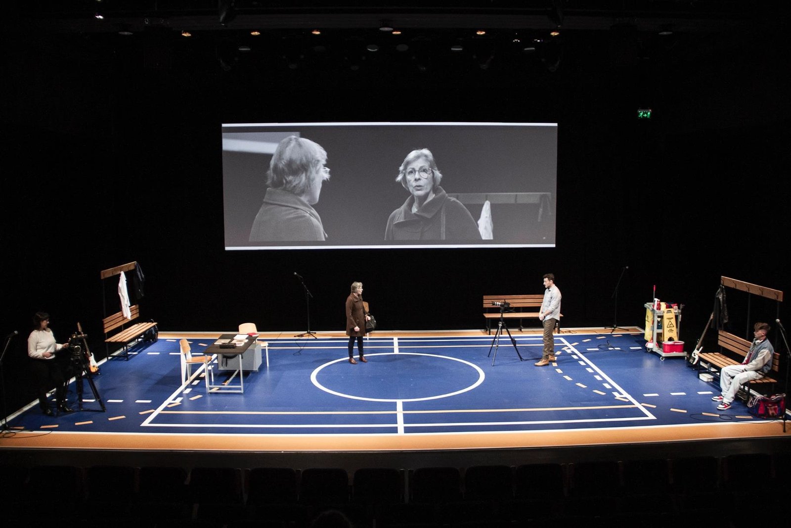 Tierra - Sergio Blanco - fotografía Nairí Aharonián (1) Tierra - Sergio Blanco - fotografía Nairí Aharonián