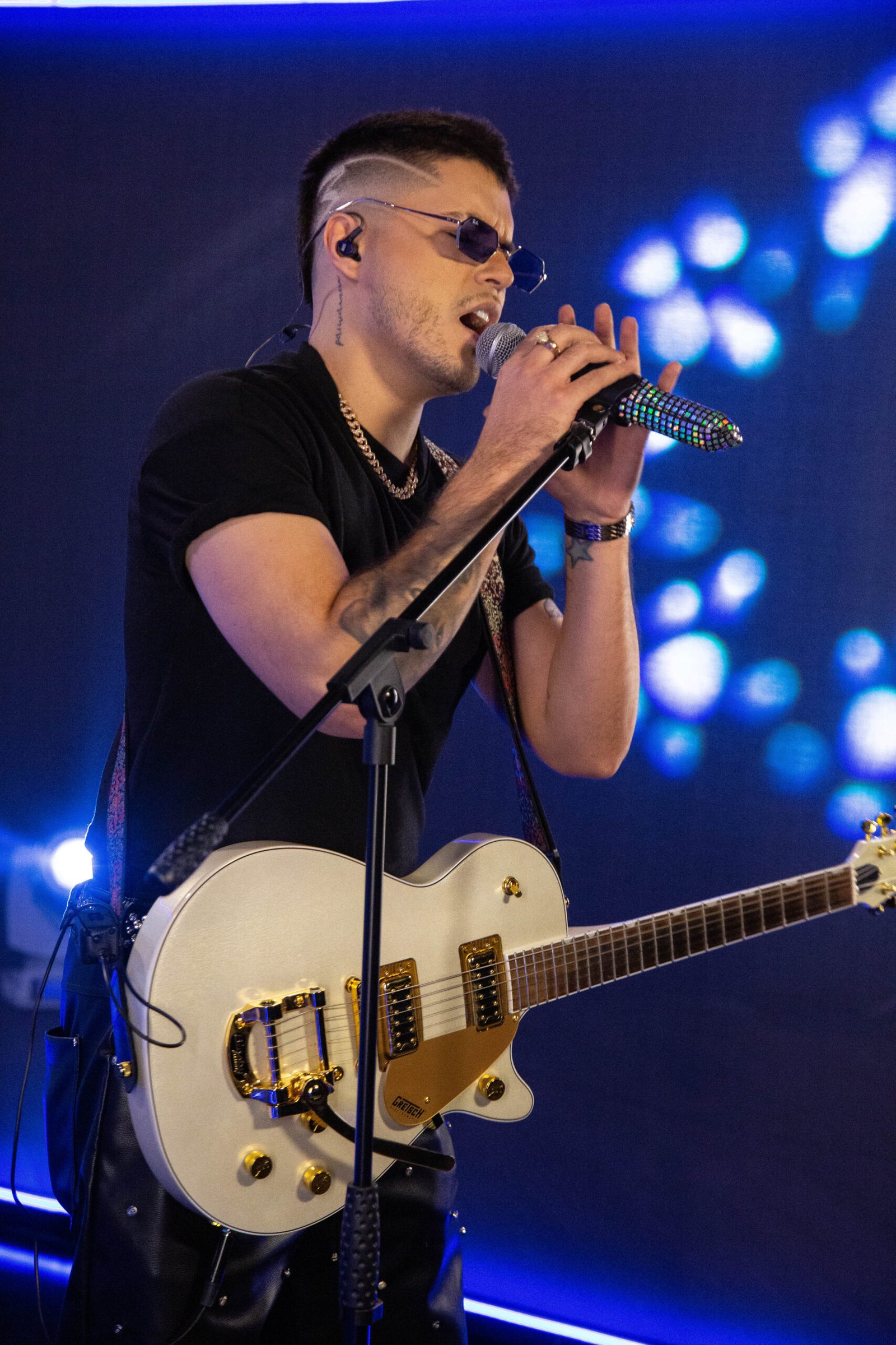 Dennis Fernando: El renacer de un “Rockstar” que aprendió a escuchar su propia voz tras la tragedia