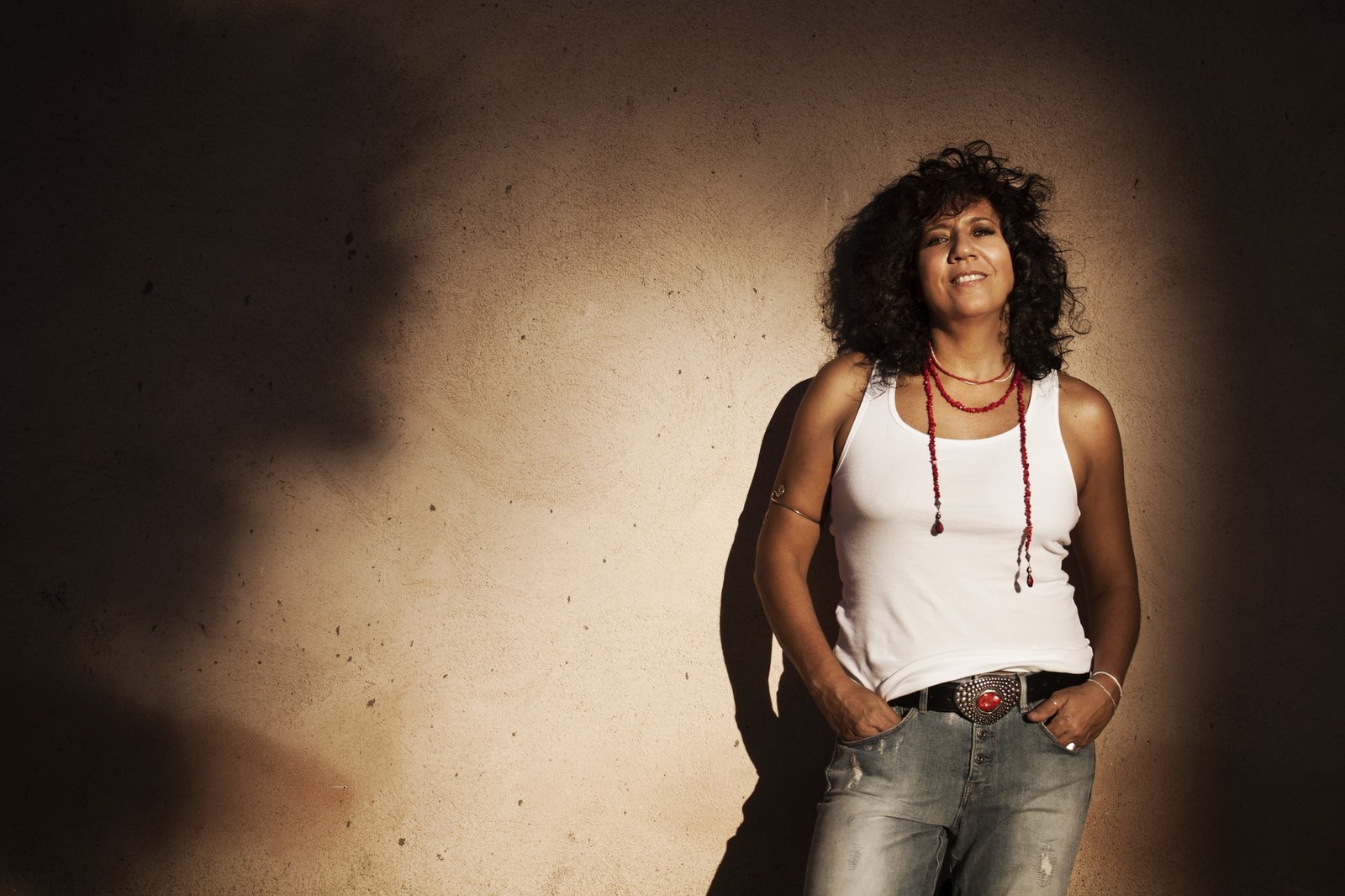 Rosana elige a Bogotá para el estreno de su docuserie “¡Mejor Vivir Sin Miedo!”