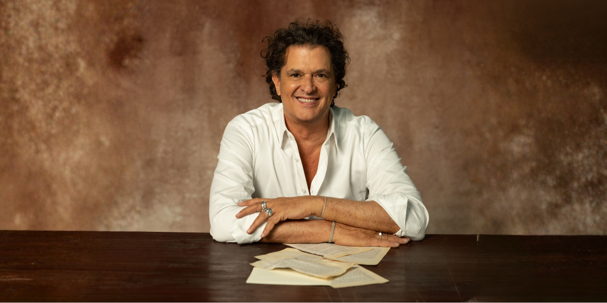 Carlos Vives presenta “El último disco” una colección definitiva que regresa a sus raíces